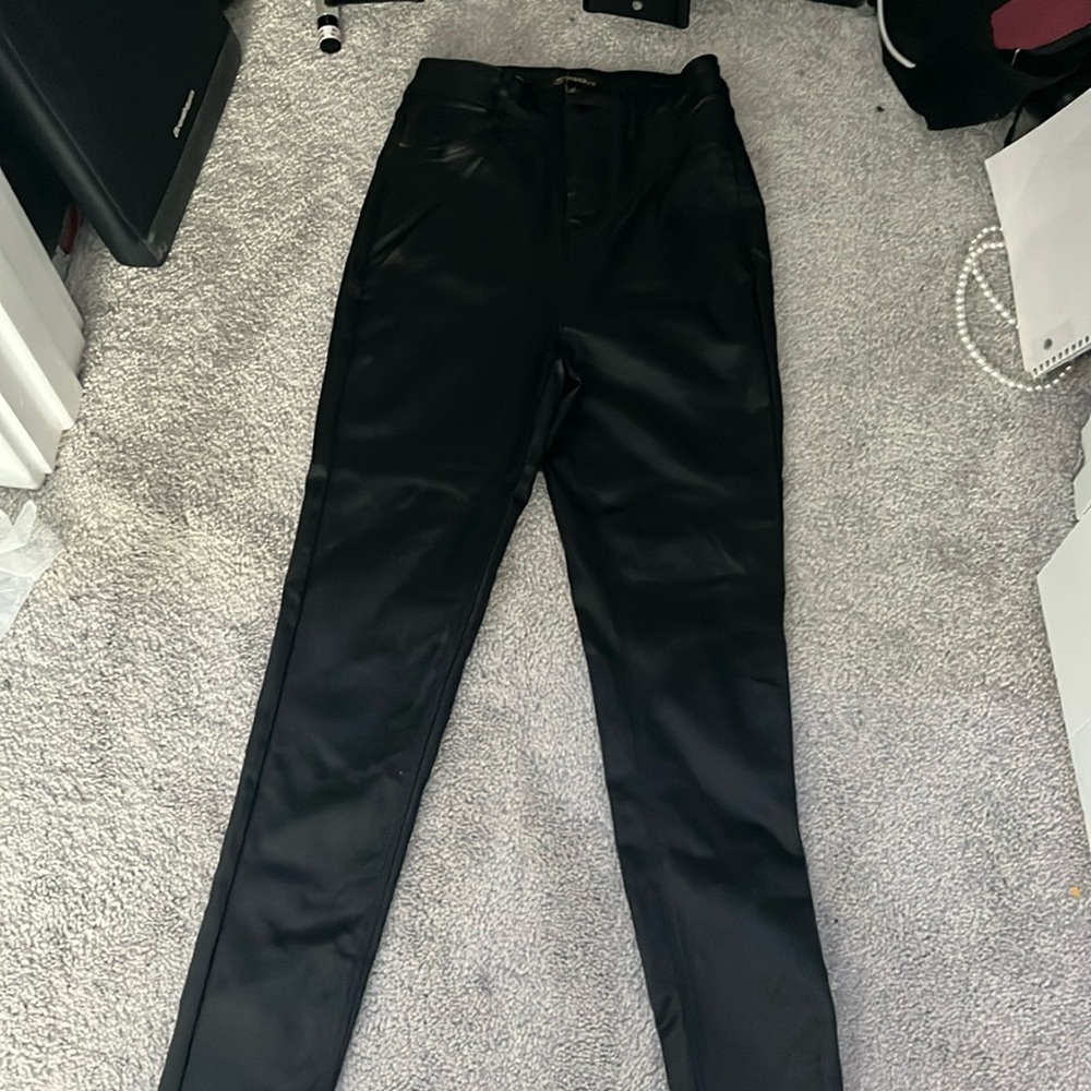 leather balck pants. spandex xs